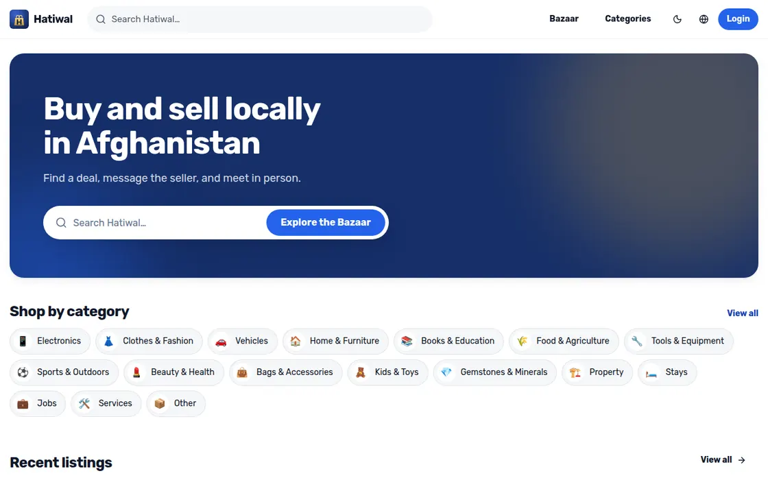 Page d’accueil de Hatiwal : « Buy and sell locally in Afghanistan », avec une barre de recherche et des catégories